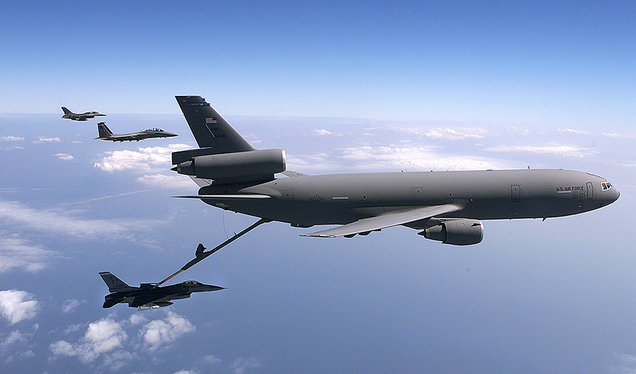 An F-16 Fighting Falcon from a KC-10 Extender of the 40th Flight Test Squadron, Eglin Air Force Base, Florida during Air & Space Power Expo ‘99. (US Air Force)